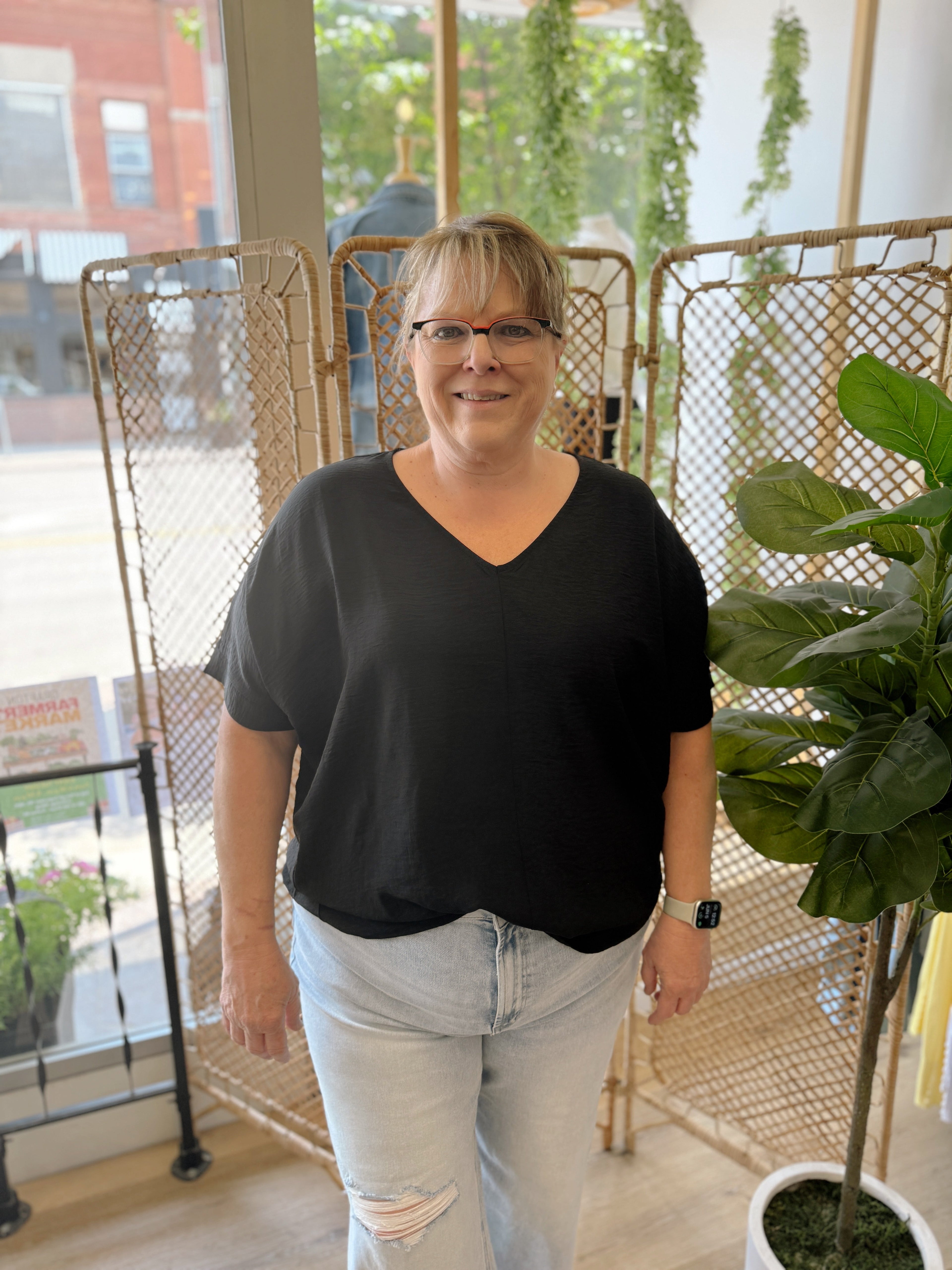 Zen V Neck Seam Top-Black