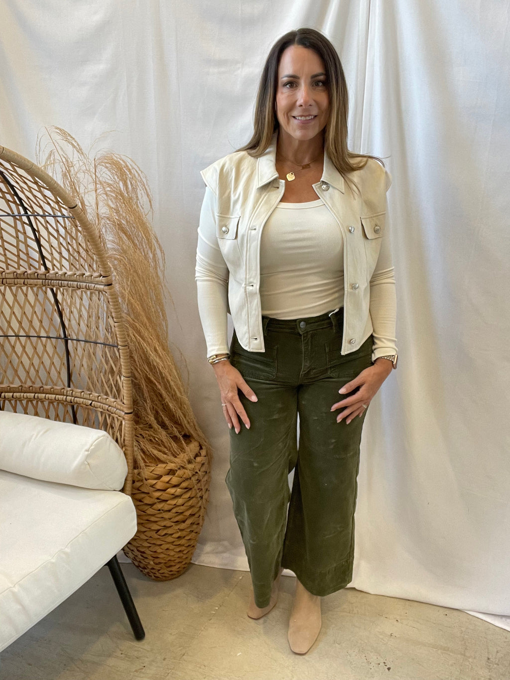 Risen Corduroy Olive Jeans